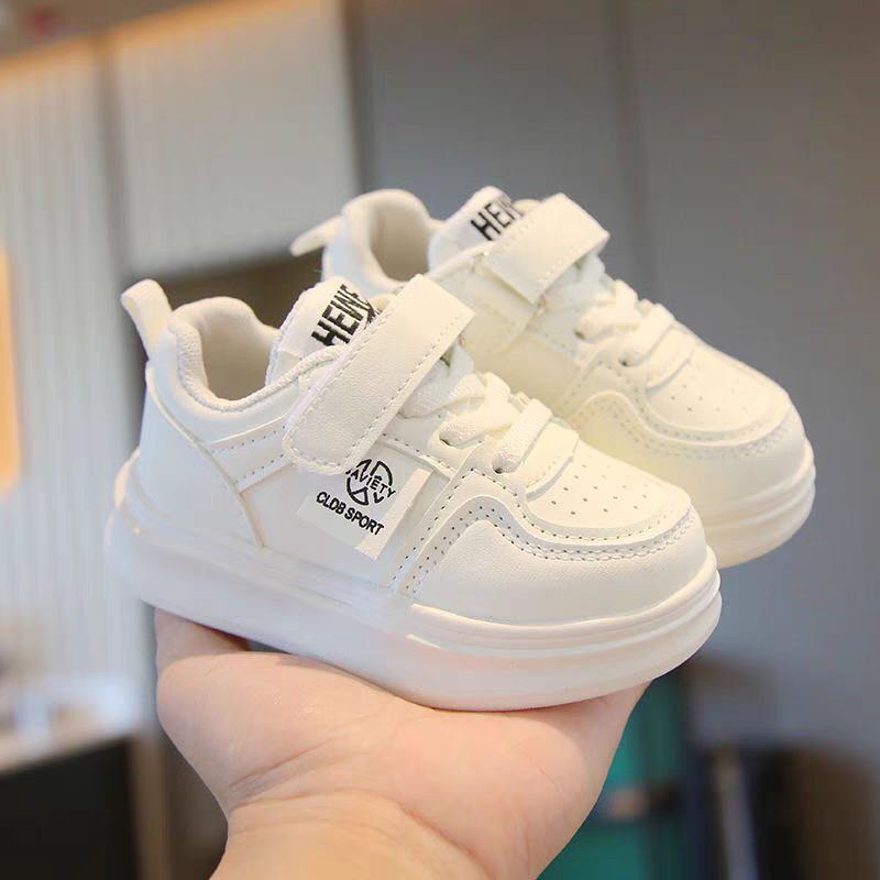 حذاء اطفال رياضي أنيق ومريح