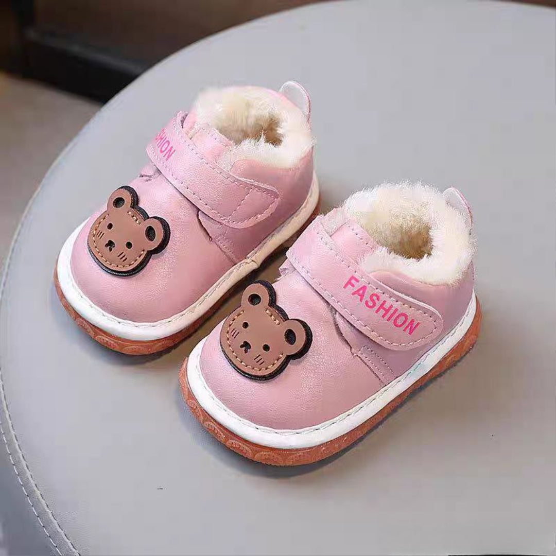 حذاء شتوي مبطن للأطفال بتصميم دب كرتوني لطيف