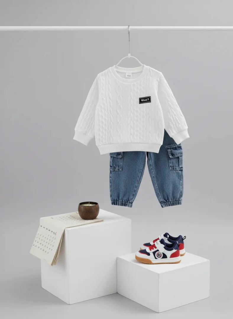 طقم من قطعتين وحذاء رياضي للاولاد