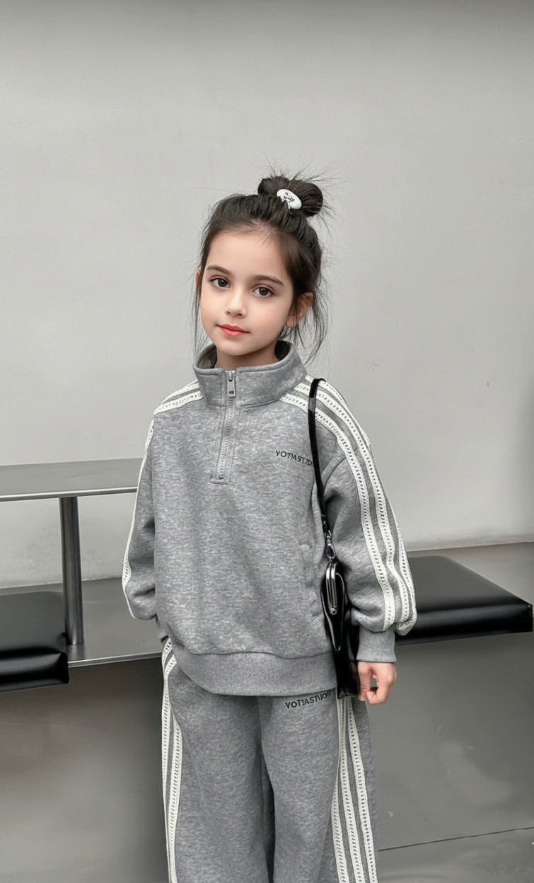 أنصوبل رياضي من قطعتين بخطوط جانبية خريفي شتوي للبنات