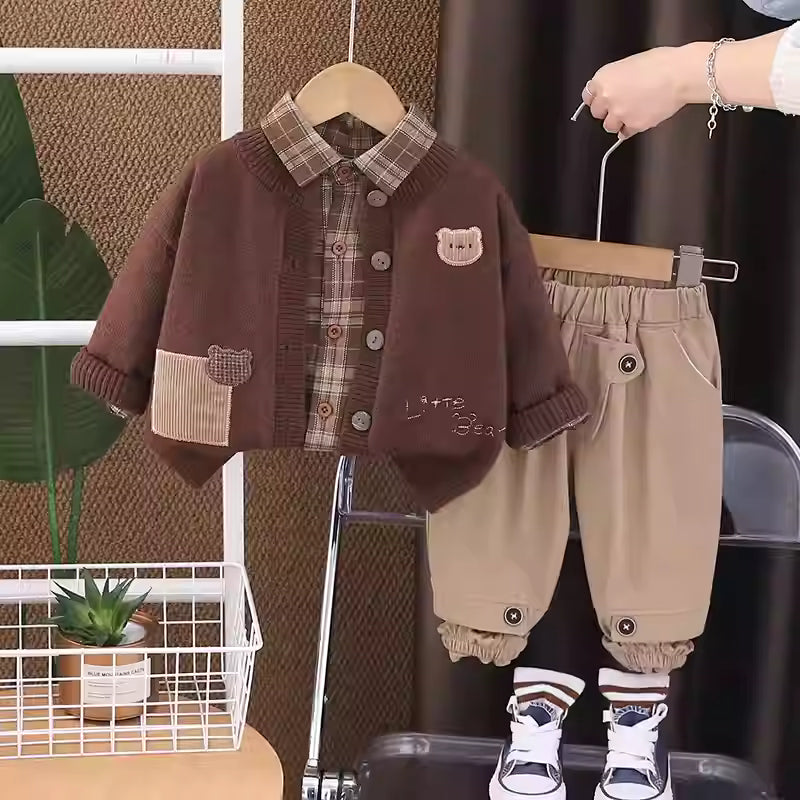 طقم ثلاث قطع شتوي دافئ وكلاسيكي للأولاد