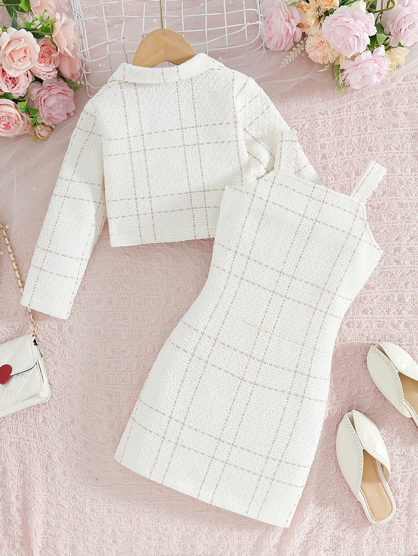 طقم من قطعتين فستان وسترة قصيرة لإطلالة راقية