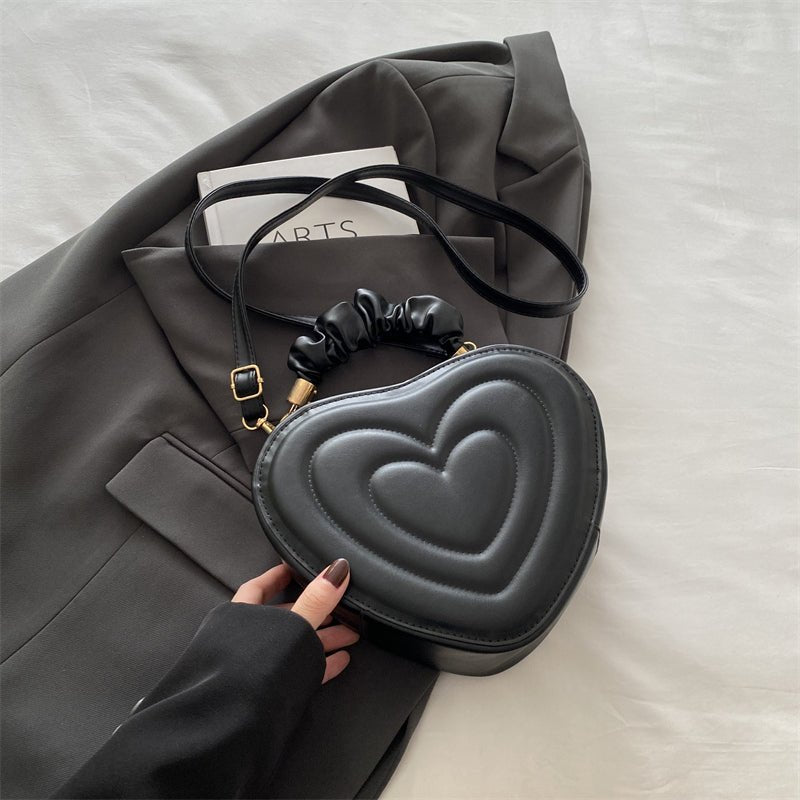 حقيبة يد للبنات 14-15 سنة على شكل قلب بحجم كبير بتصميم عصري