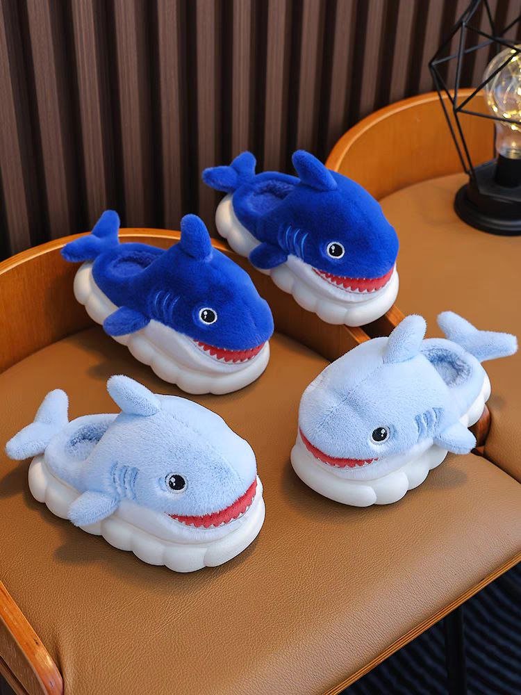 شبشب شتوي للأطفال بتصميم قرش ثلاثي الأبعاد