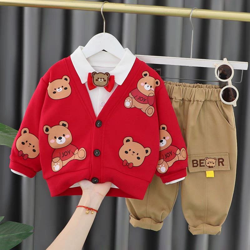 طقم خريفي بطبعة دب وربطة عنق من تلاث قطع للأولاد