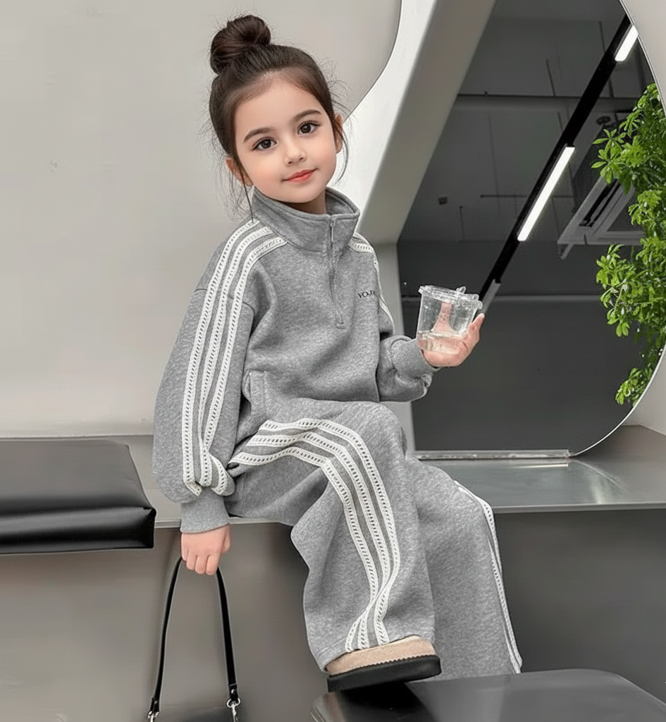 أنصوبل رياضي من قطعتين بخطوط جانبية خريفي شتوي للبنات