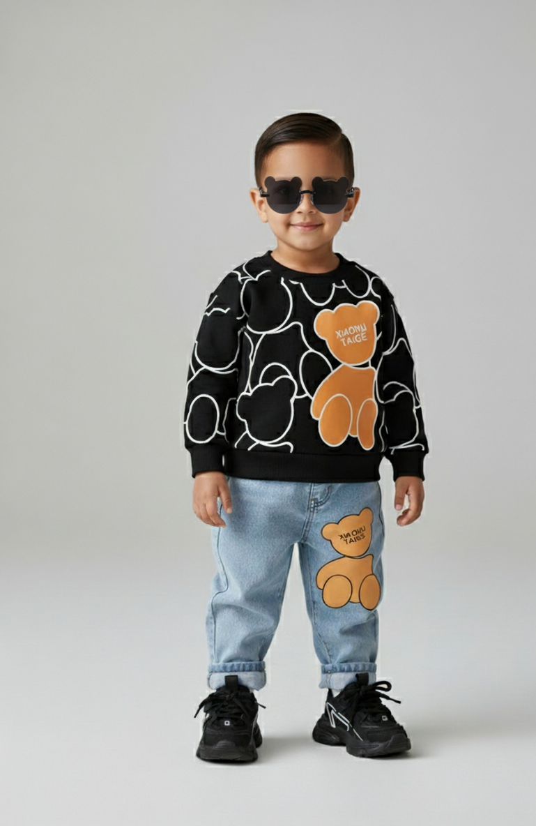 طقم من قطعتين للأولاد مع حذاء رياضي اسود ونظارات شمسية