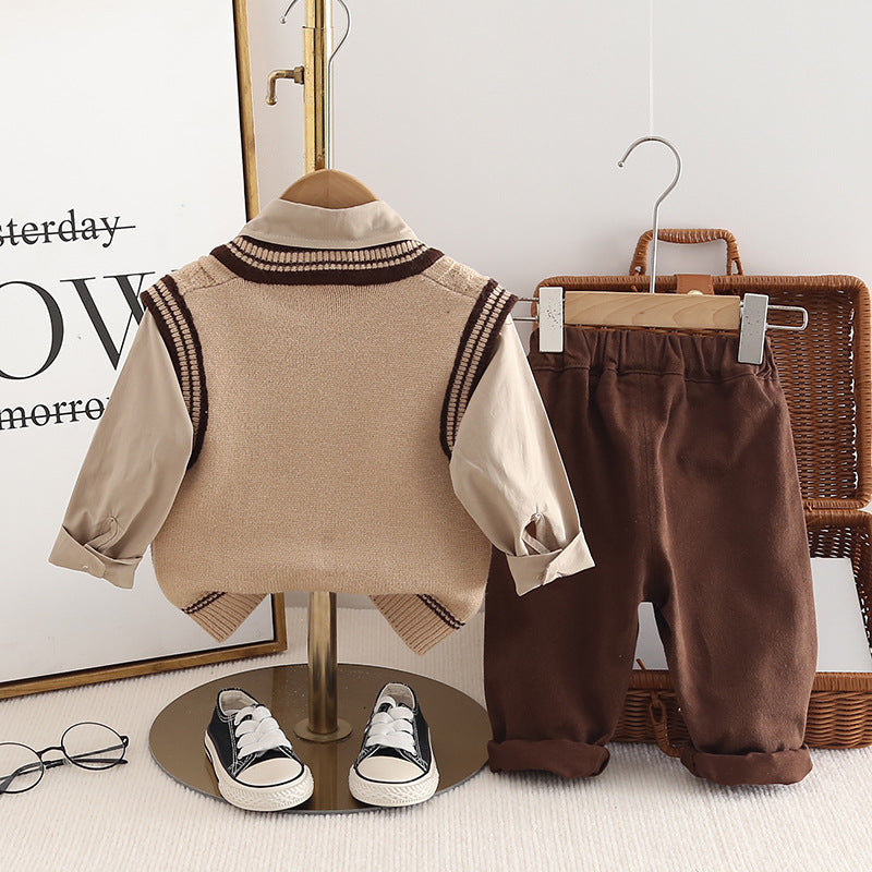 طقم كلاسيكي من 3 قطع  سترة صوفية بدون أكمام وقميص بأكمام طويلة مع بنطال