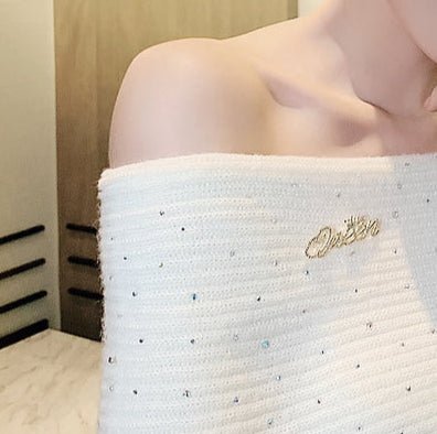 بروش مرصع بفصوص لامعة بتصميم أنيق بتاج ذهبي للبنات - DeerChic