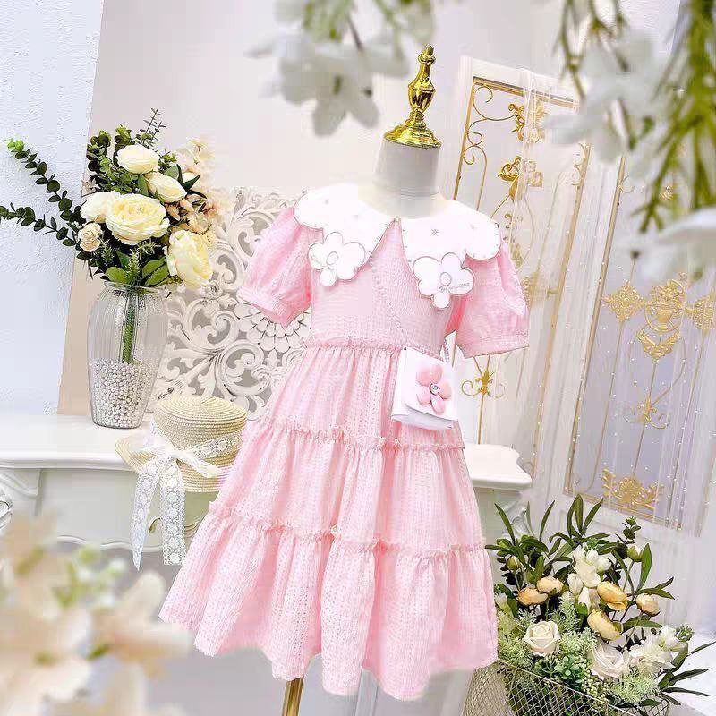 فستان  بزهور وياقة عريضة وحقيبة صغيرة  تصميم صيفي  للبنات