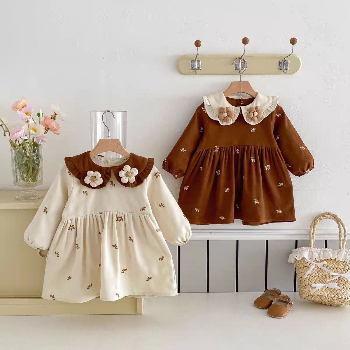 فستان مزين بالزهور و ياقة مميزة للبنات