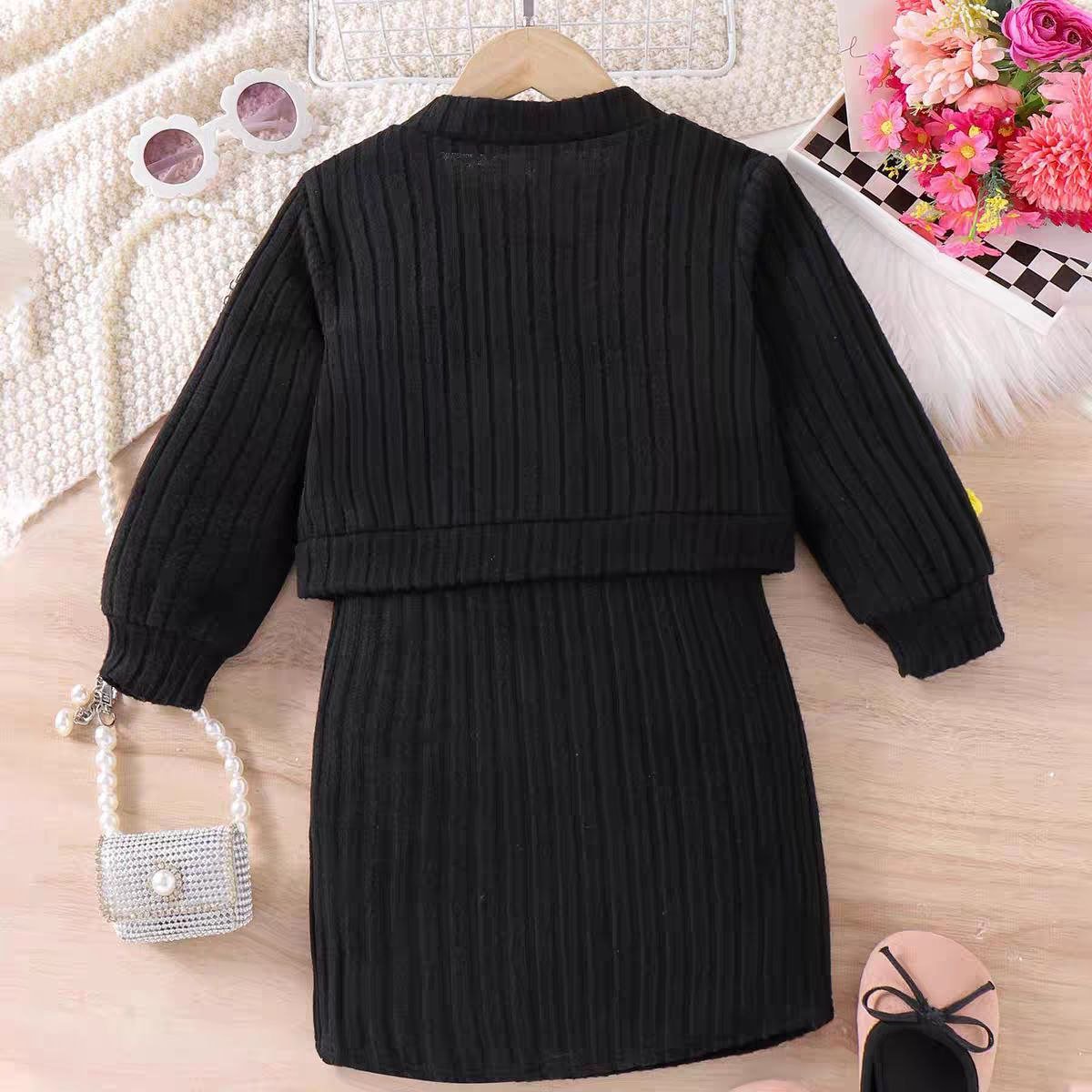 فستان صوفي مع جاكيت أزهار بارزة  بتصميم شتوي للبنات