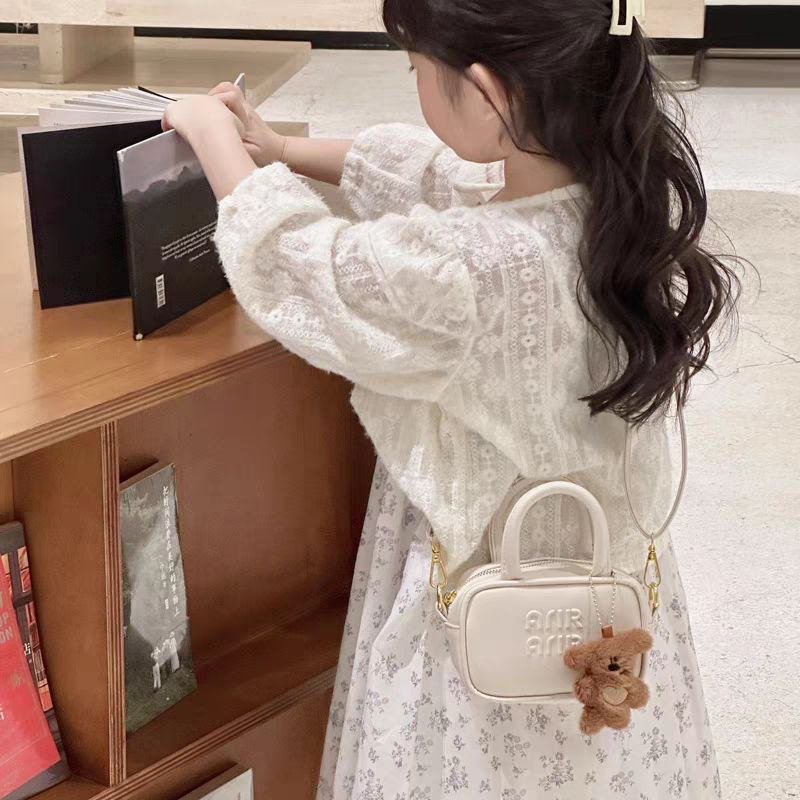 حقيبة يد صغيرة مع دب بتصميم عصري للبنات الصغار