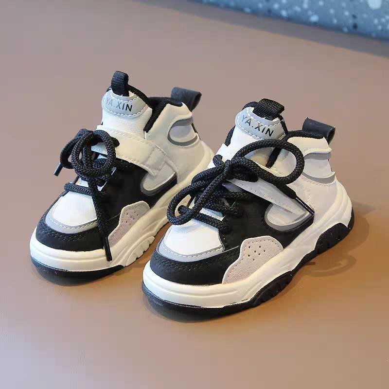 حذاء أطفال رياضي بألوان جذابة