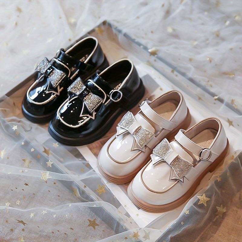 حذاء بناتي لامع بفيونكة أنيقة