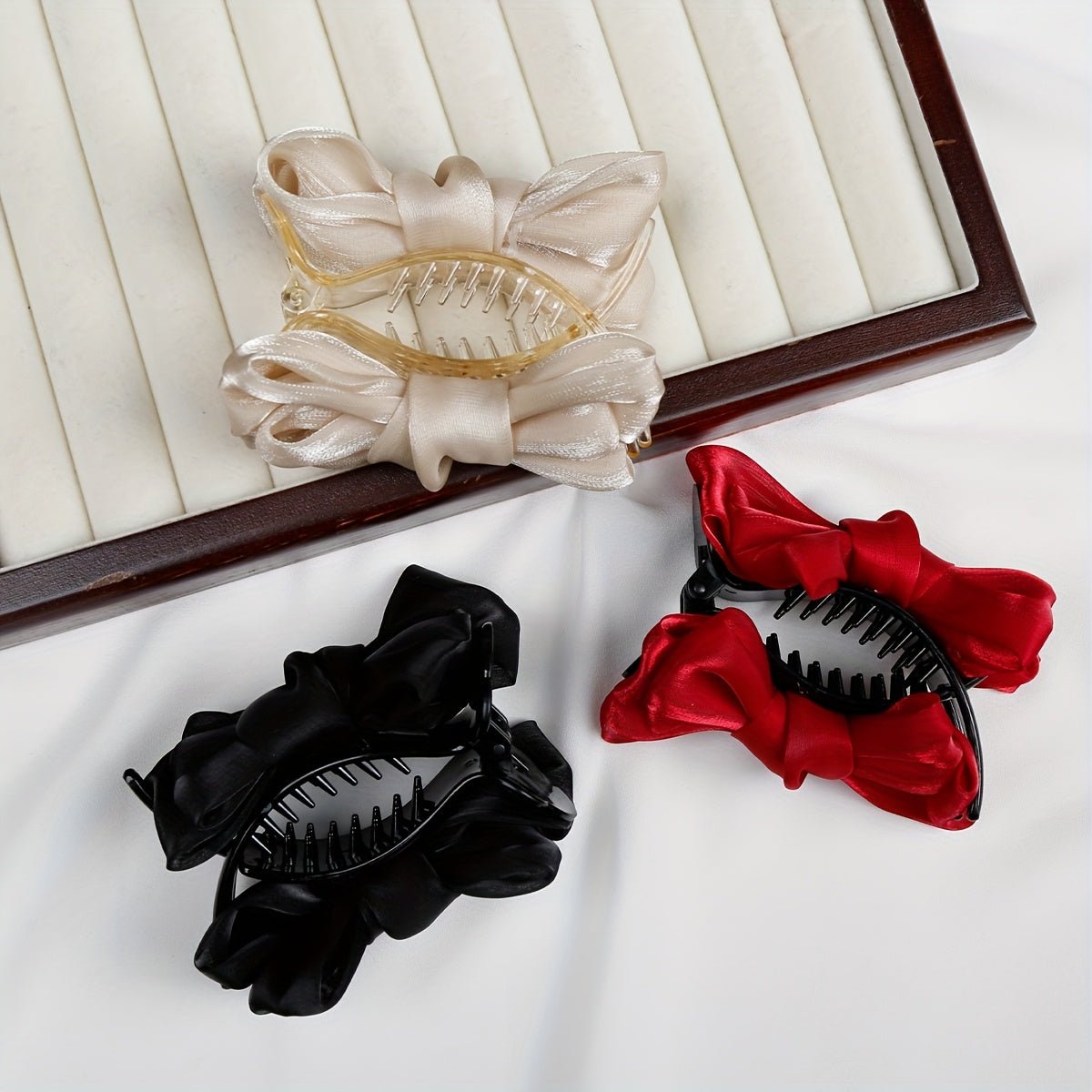 مجموعة ثلاتة ألوان مشابك شعر حريرية على شكل فيونكة  تصميم  أنيق للبنات