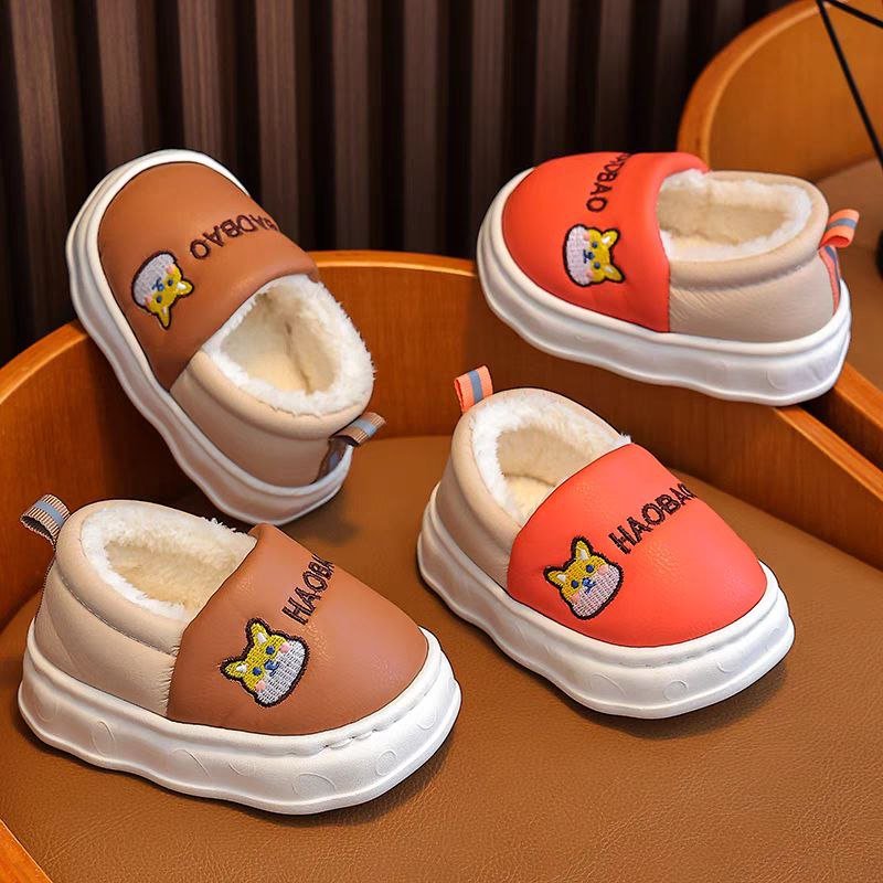 شبشب شتوي مبطن بطبعة قطط للاطفال