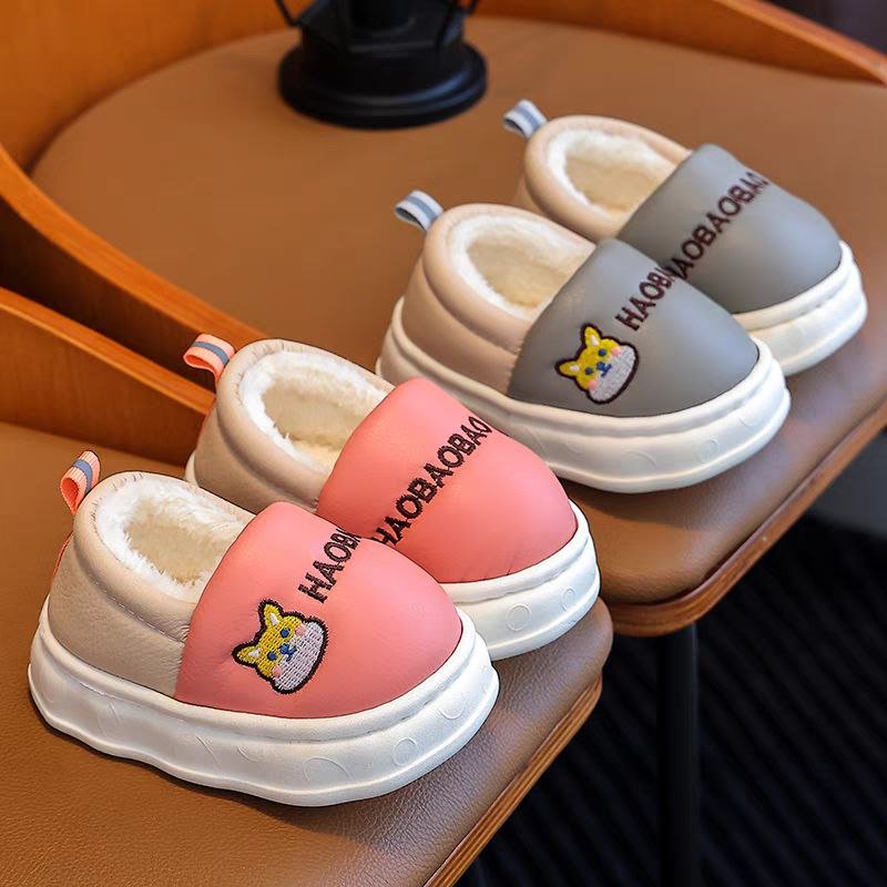 شبشب شتوي مبطن بطبعة قطط للاطفال