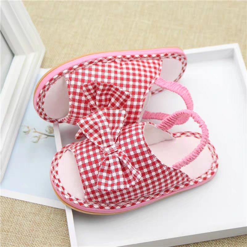 صنادل  بنقشة كارو وربطة أمامية  تصميم صيفي  للبنات