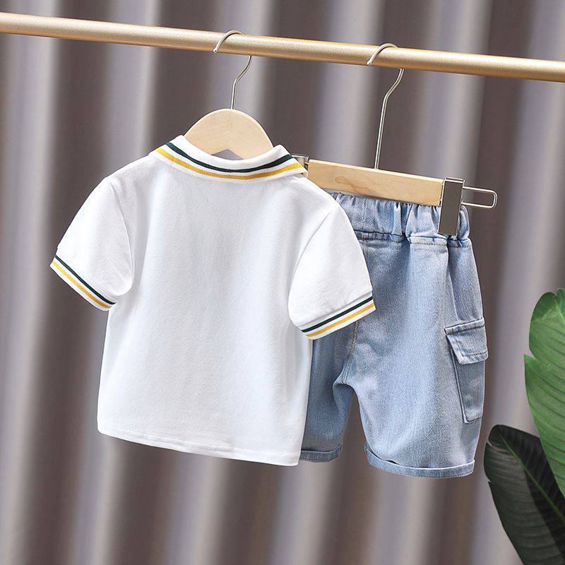 طقم أولاد - بولو أبيض مع شورت جينز مطرز (تصميم دب)