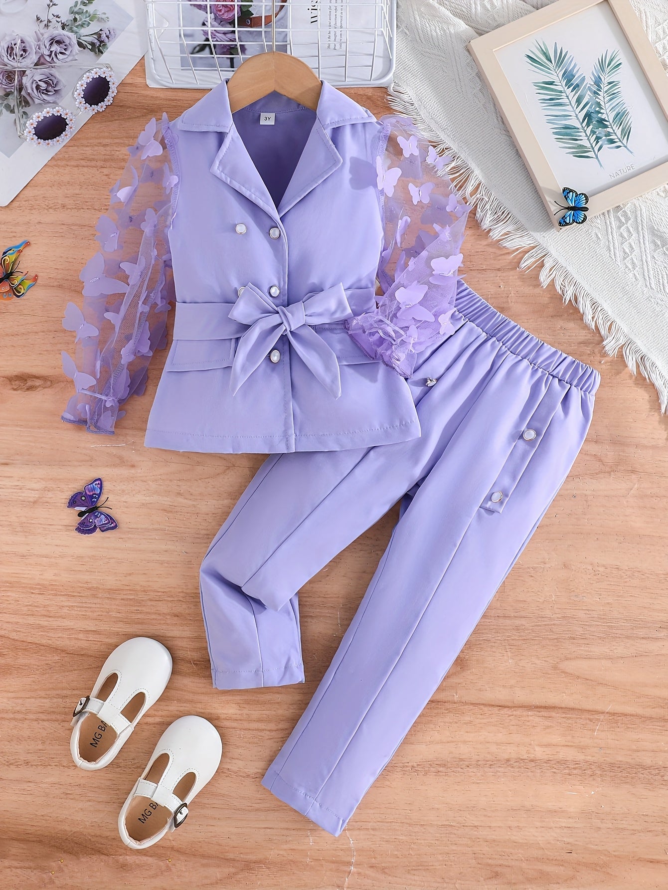 طقم بكم شفاف مزين بفراشات وزر لؤلؤ تصميم أنيق للبنات