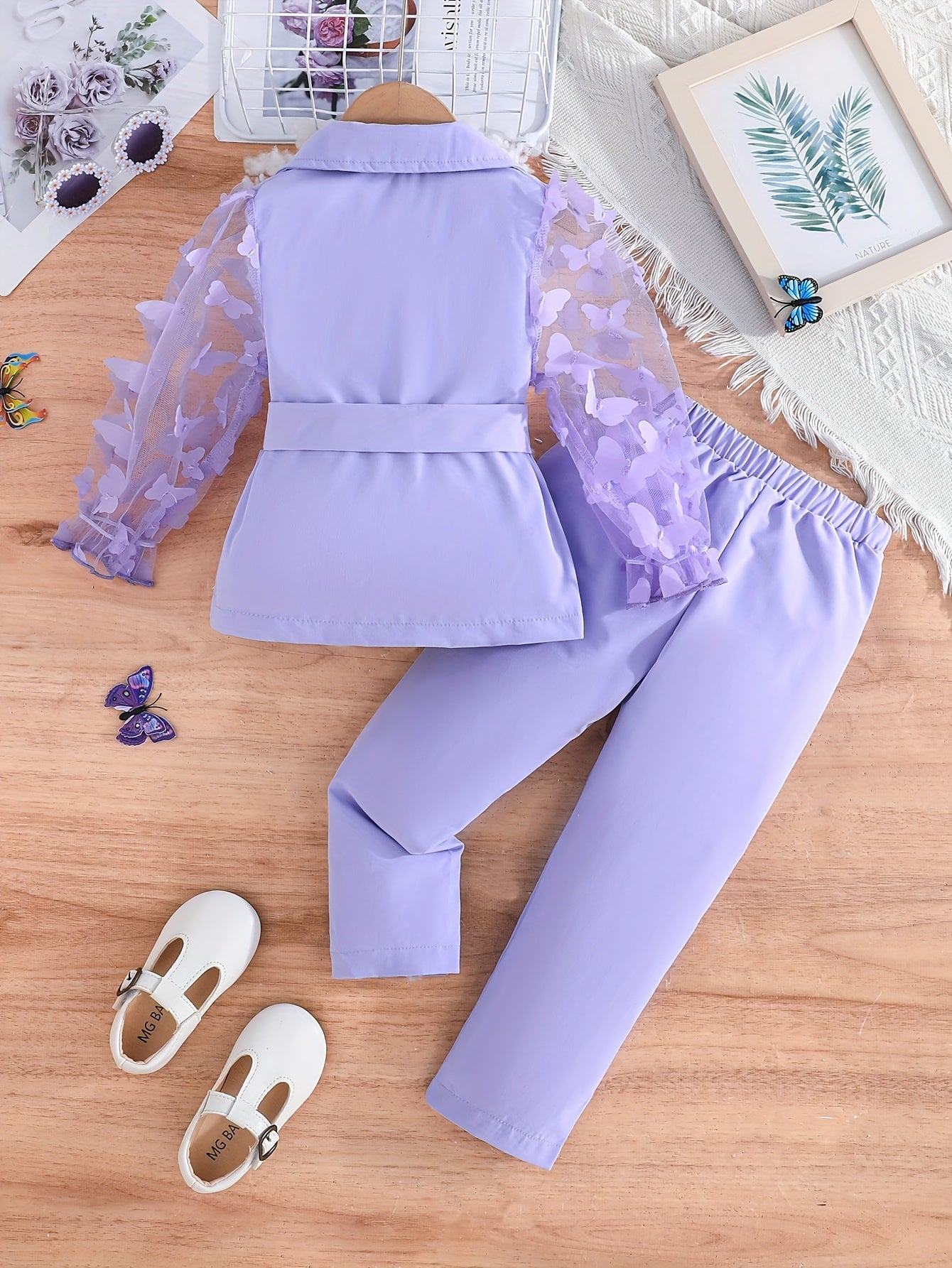 طقم بكم شفاف مزين بفراشات وزر لؤلؤ تصميم أنيق للبنات