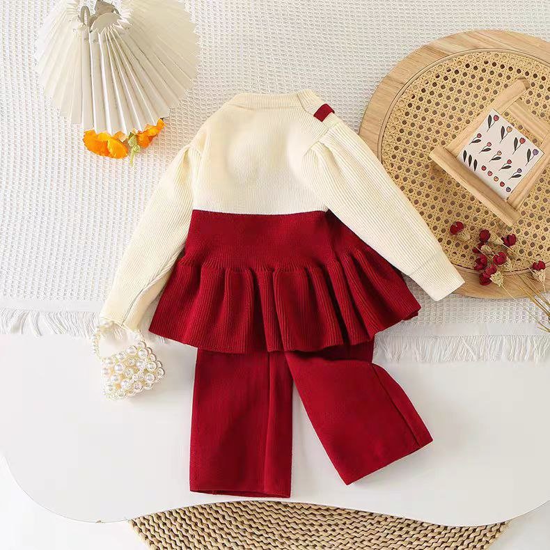 طقم بناتي دافئ بـأزرار قلوب