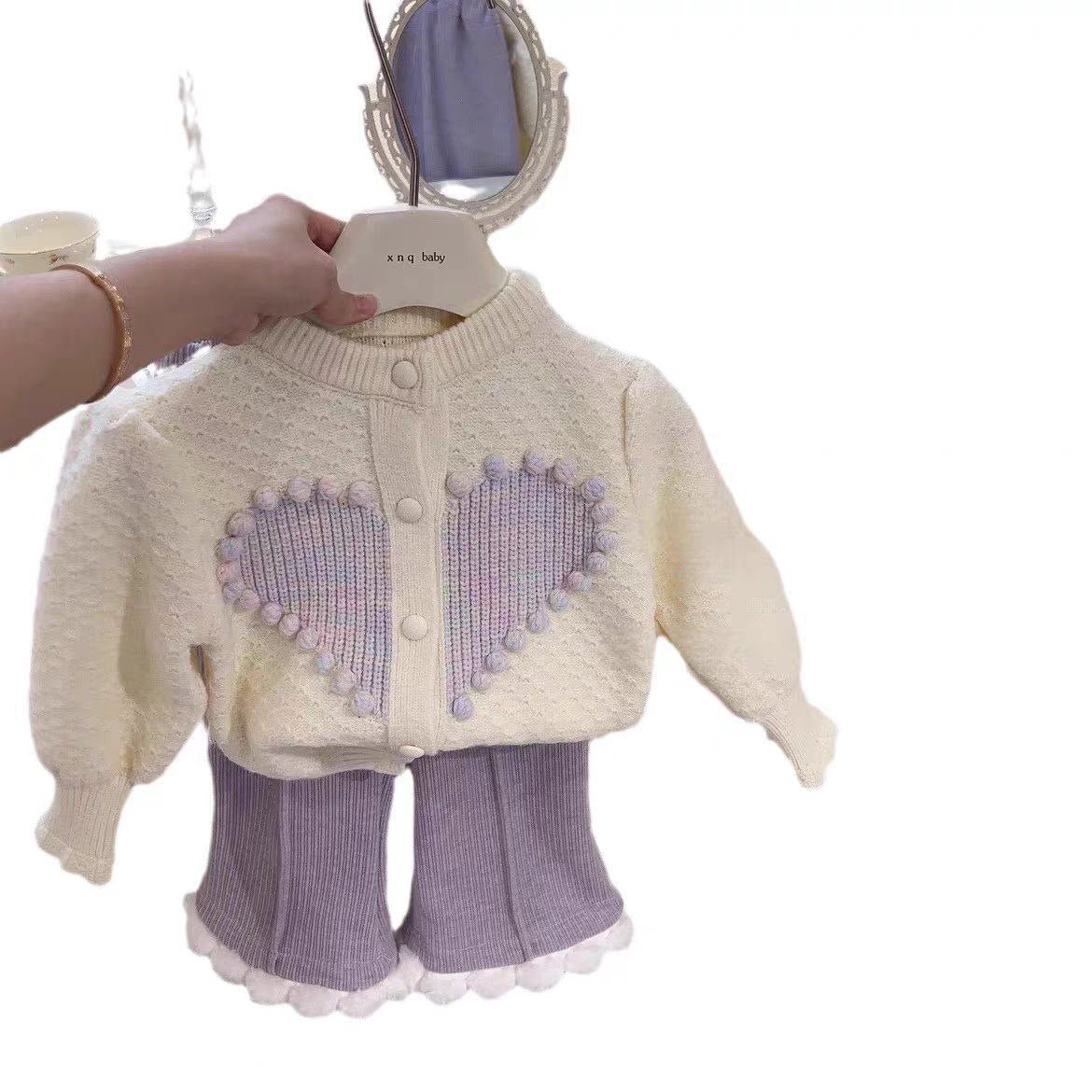 طقم بناتي قطعتين تطريز قلب بتصميم دافئ شتوي - DeerChic