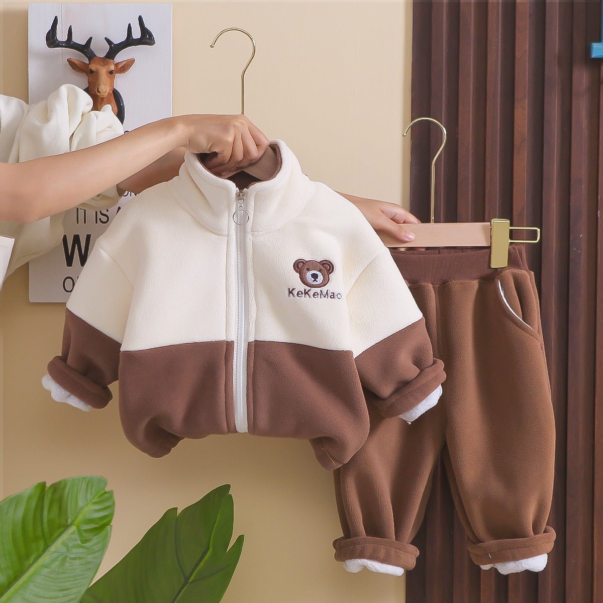 طقم قطعتين بتطريز دب شتوي دافئ للأولاد - DeerChic